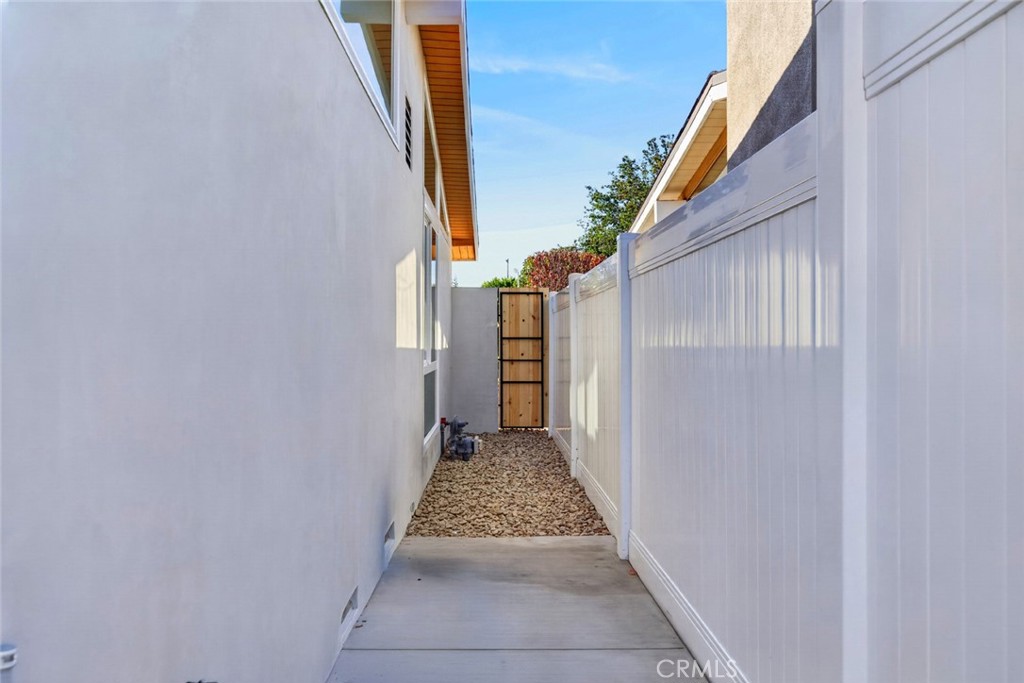 16445 Kingsbury Property Photo 51