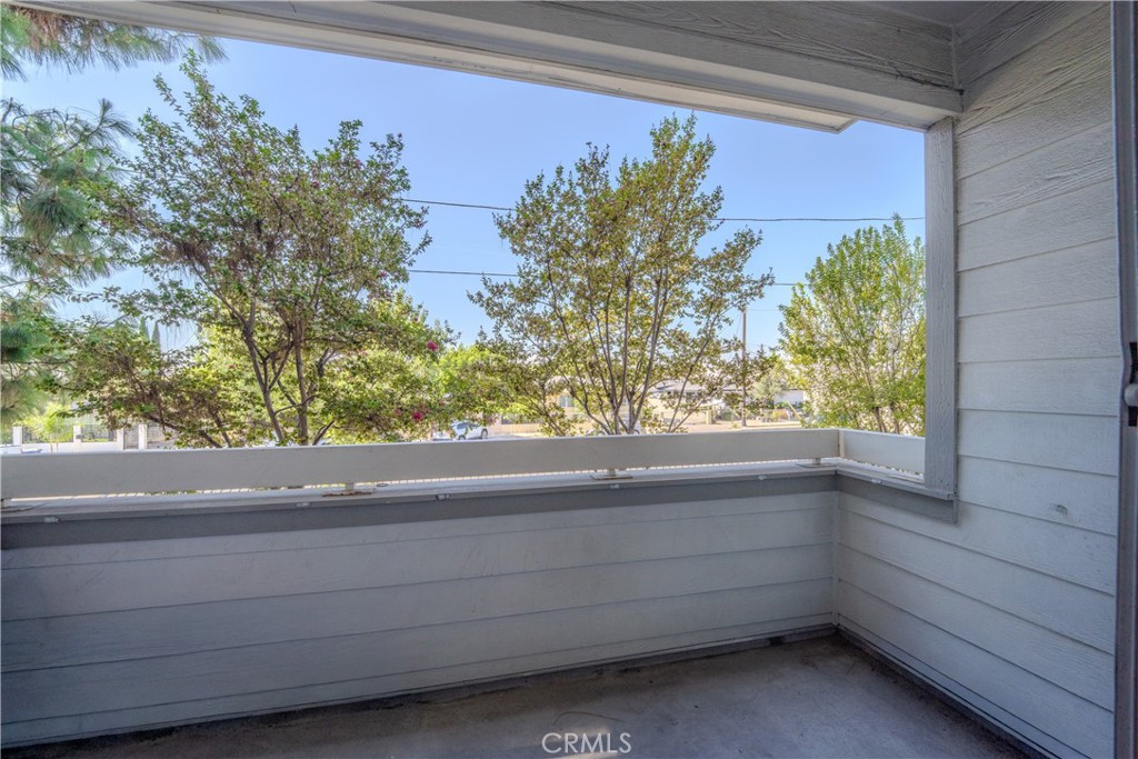 11150 Glenoaks 307 Property Photo 6