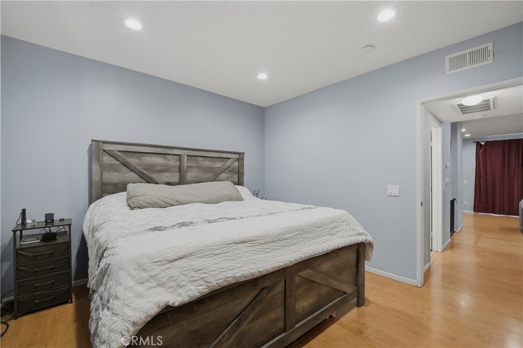 11150 Glenoaks 307 Property Photo 20