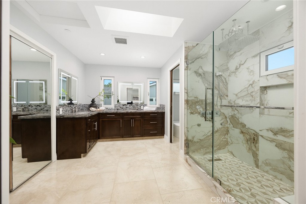 1362 Linden Property Photo 30