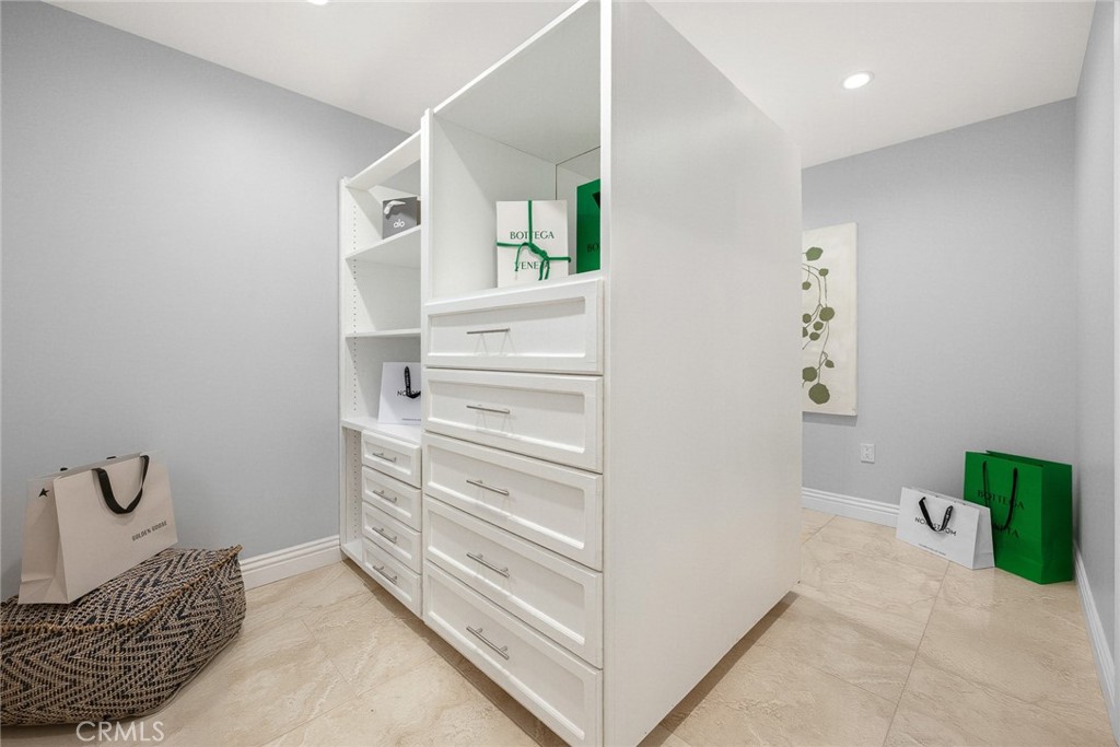 1362 Linden Property Photo 33