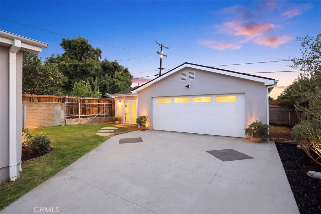 1362 Linden Property Photo 44