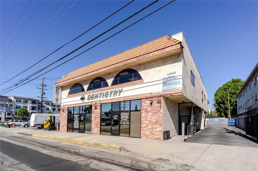 14847 Magnolia Boulevard 201 Property Photo 1