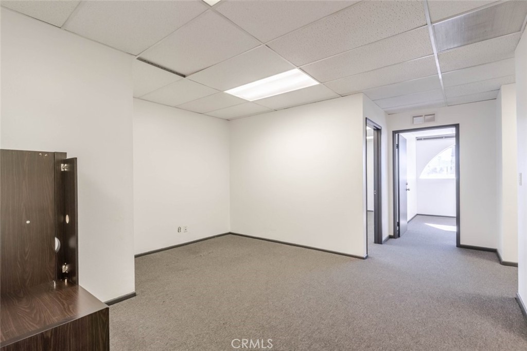 14847 Magnolia Boulevard 201 Property Photo 5
