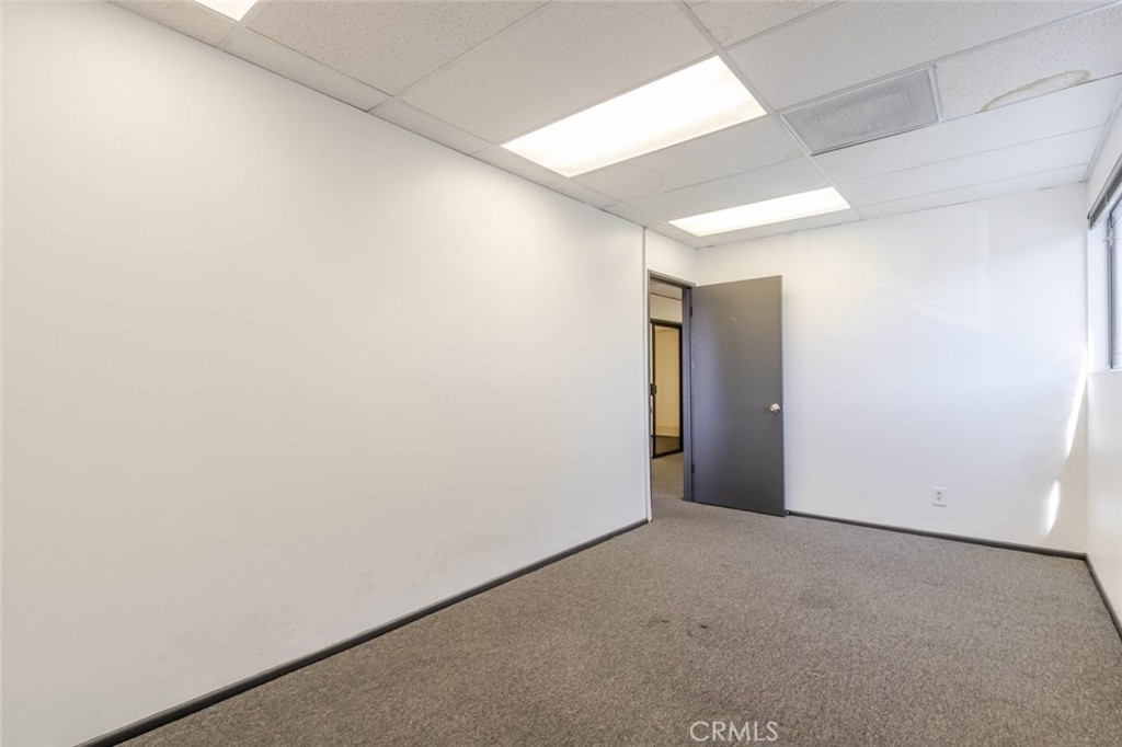 14847 Magnolia Boulevard 201 Property Photo 11