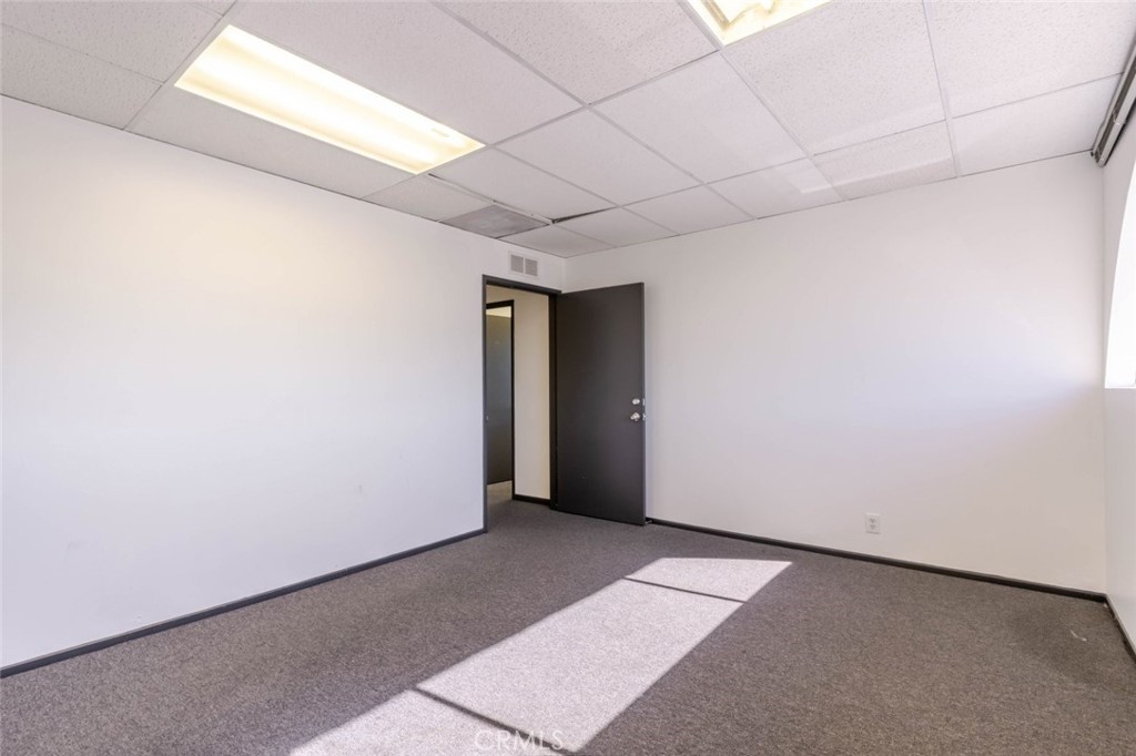 14847 Magnolia Boulevard 201 Property Photo 13