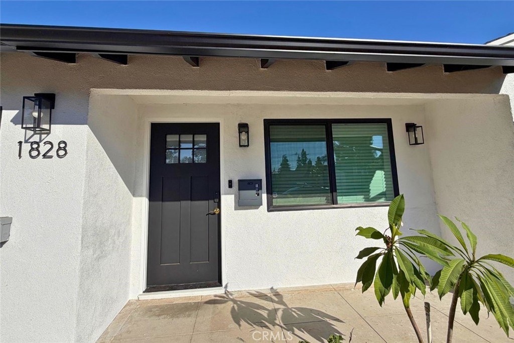 1828 Kenwood St Property Photo 3