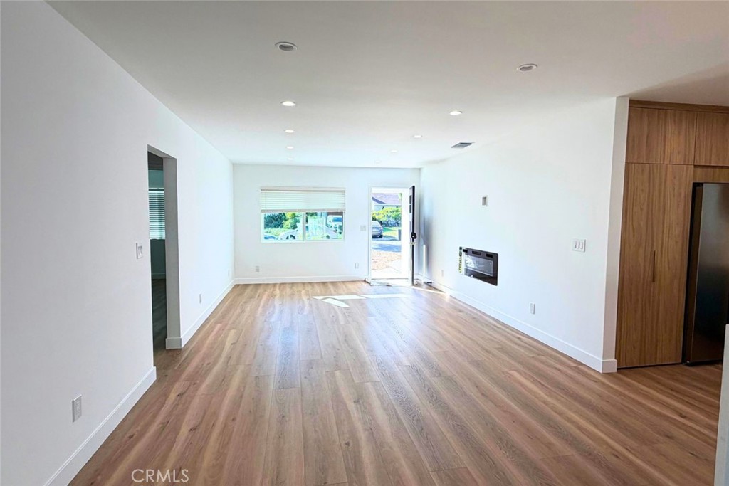 1828 Kenwood St Property Photo 7