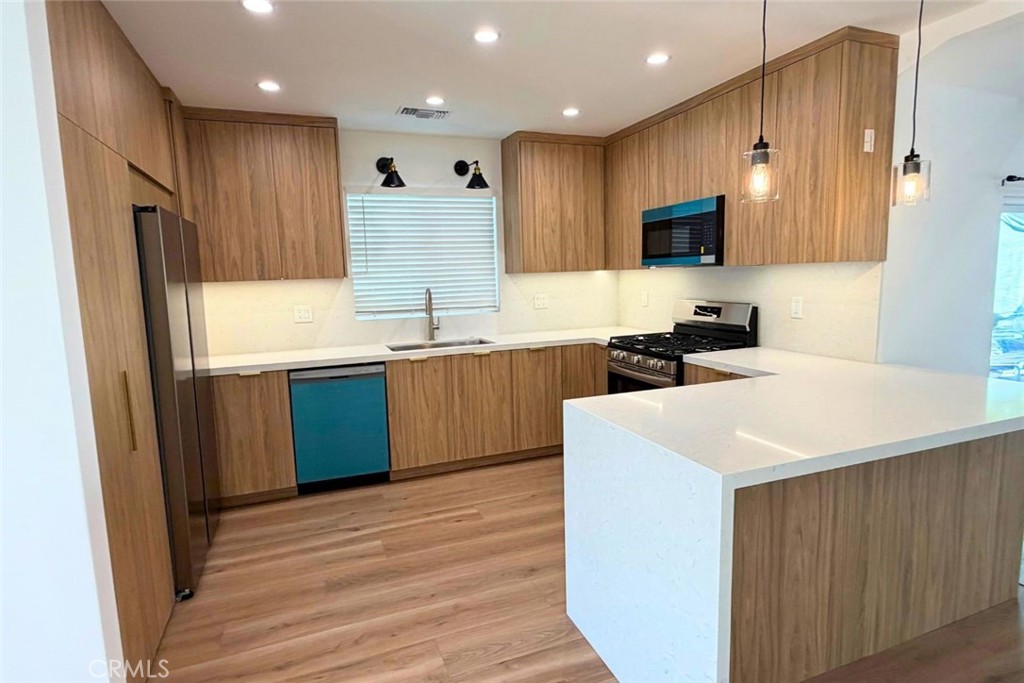 1828 Kenwood St Property Photo 8
