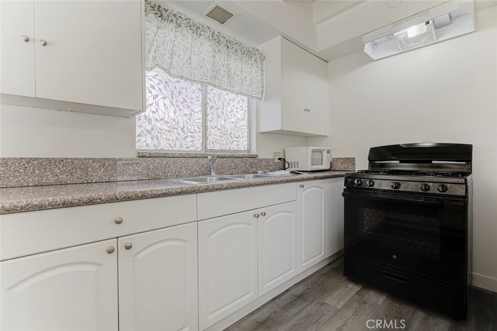 529 S Garfield Avenue Property Photo 20