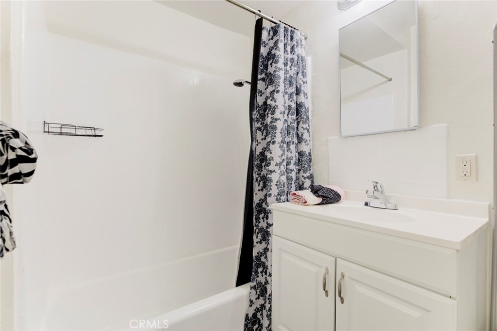529 S Garfield Avenue Property Photo 23