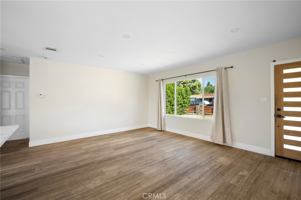 8881 Morehart Avenue Property Photo 7