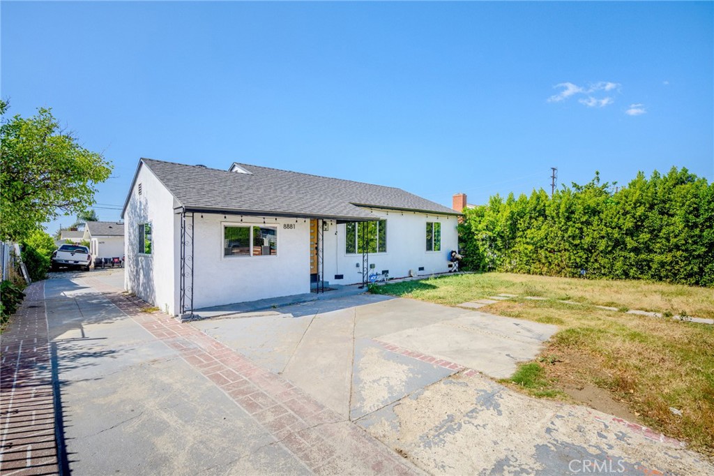 8881 Morehart Avenue Property Photo 25