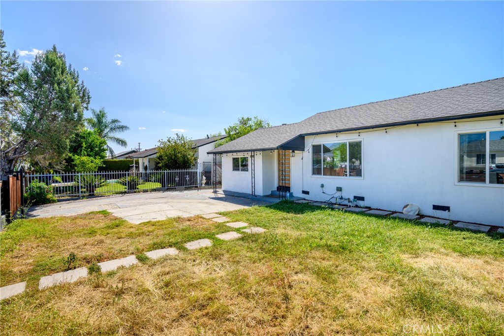 8881 Morehart Avenue Property Photo 26