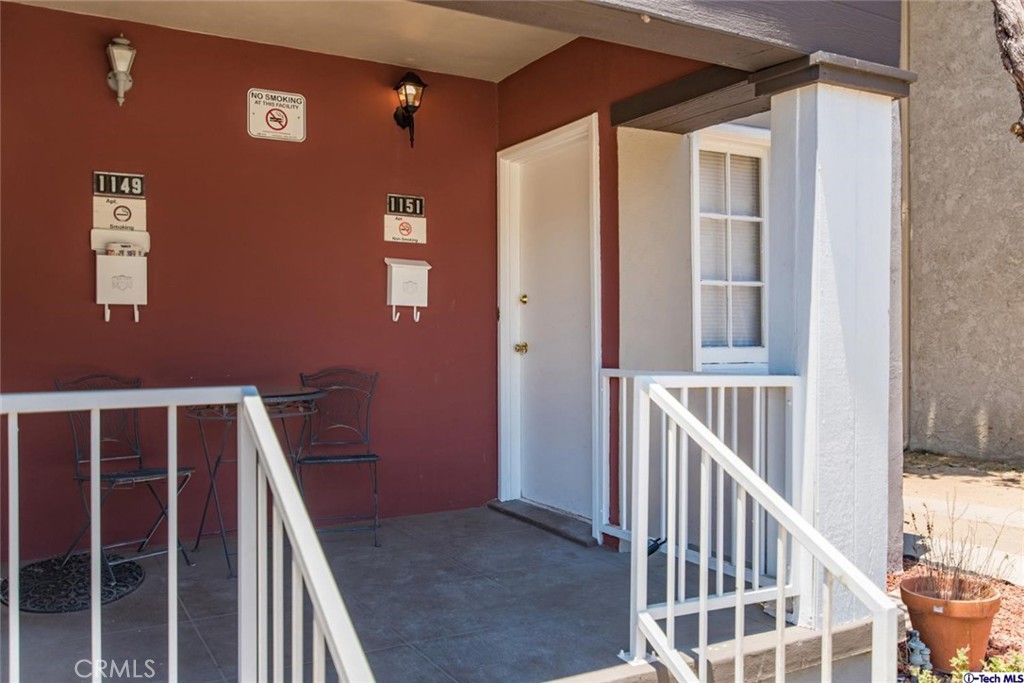 1151 N Maryland Avenue Property Photo 3