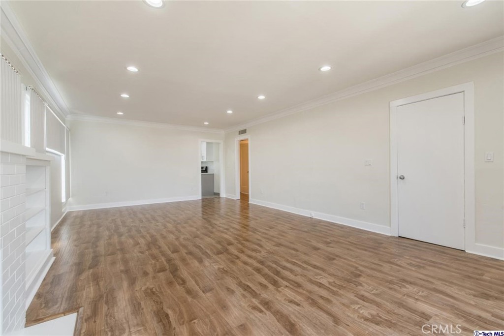 1151 N Maryland Avenue Property Photo 6