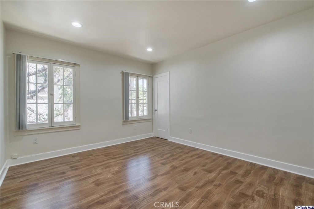 1151 N Maryland Avenue Property Photo 17
