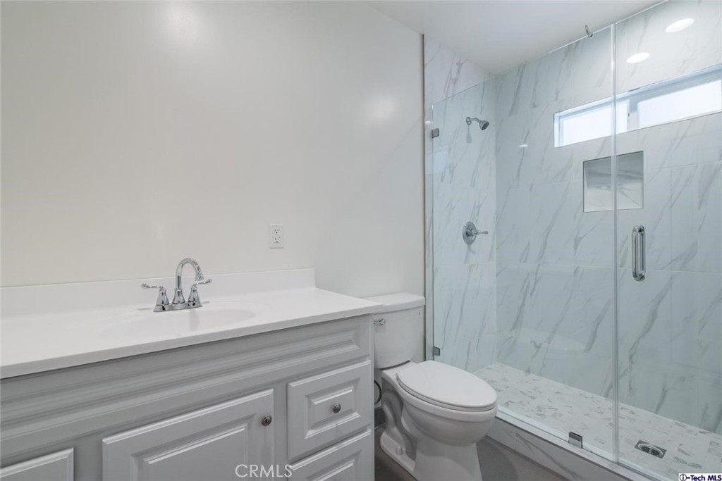 1151 N Maryland Avenue Property Photo 19