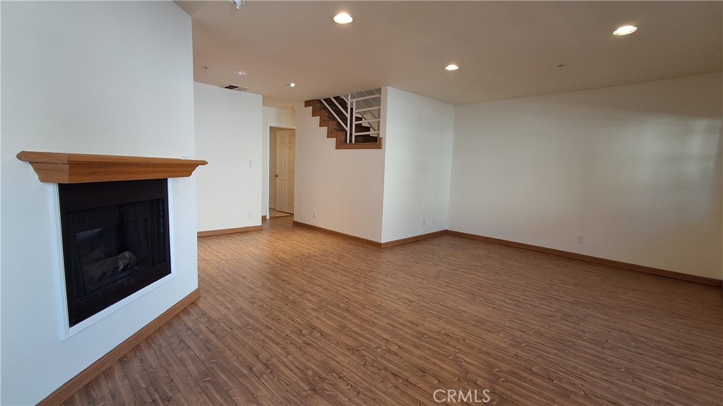1328 N Columbus Avenue 2 Property Photo 5