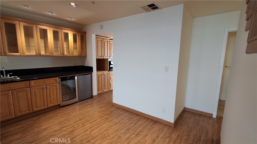 1328 N Columbus Avenue 2 Property Photo 9