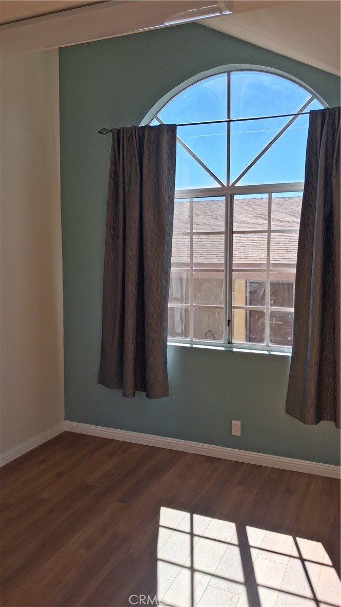 1328 N Columbus Avenue 2 Property Photo 19