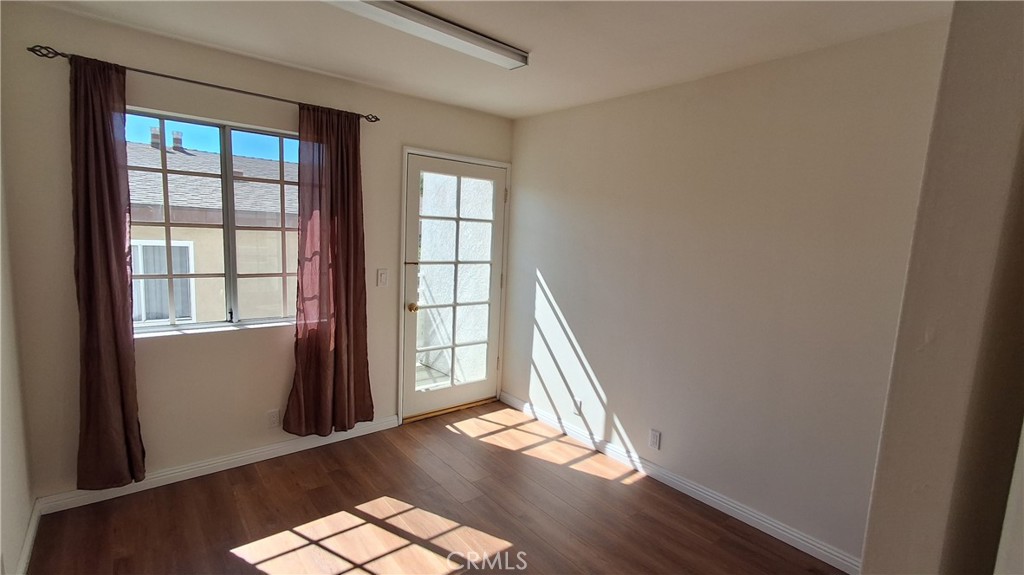 1328 N Columbus Avenue 2 Property Photo 21