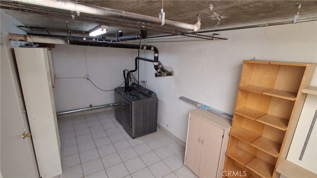 1328 N Columbus Avenue 2 Property Photo 29