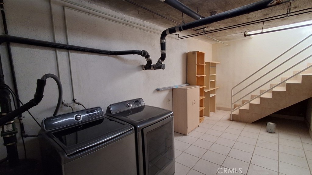 1328 N Columbus Avenue 2 Property Photo 30
