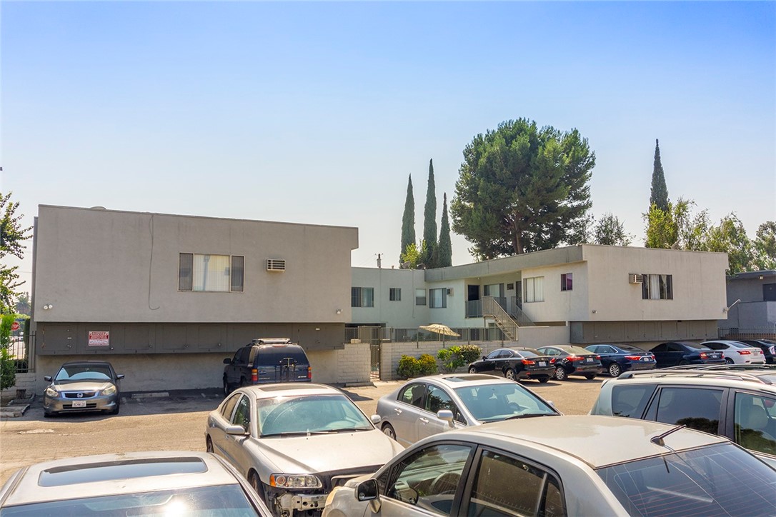 14807 Parthenia Property Photo 4