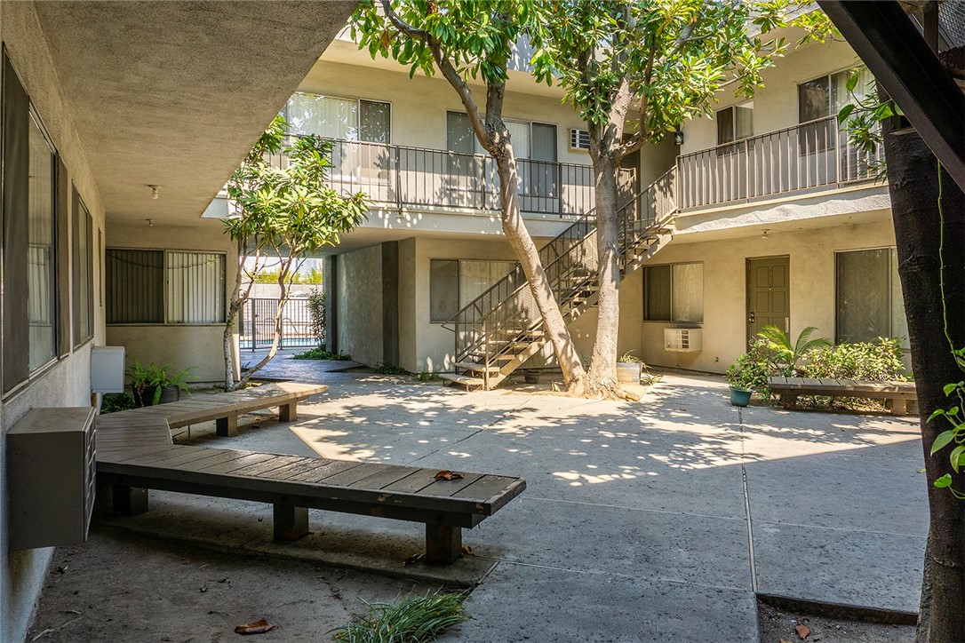 14807 Parthenia Property Photo 6