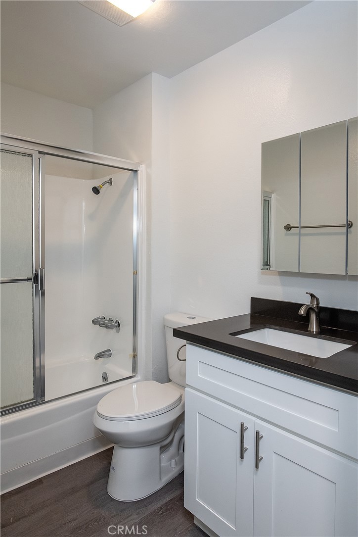 14807 Parthenia Property Photo 8