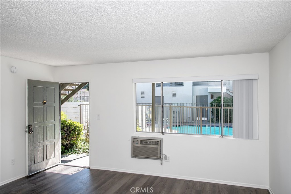 14807 Parthenia Property Photo 15