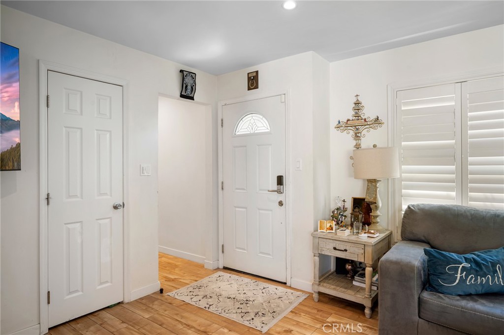 10502 Woodley Avenue Property Photo 3