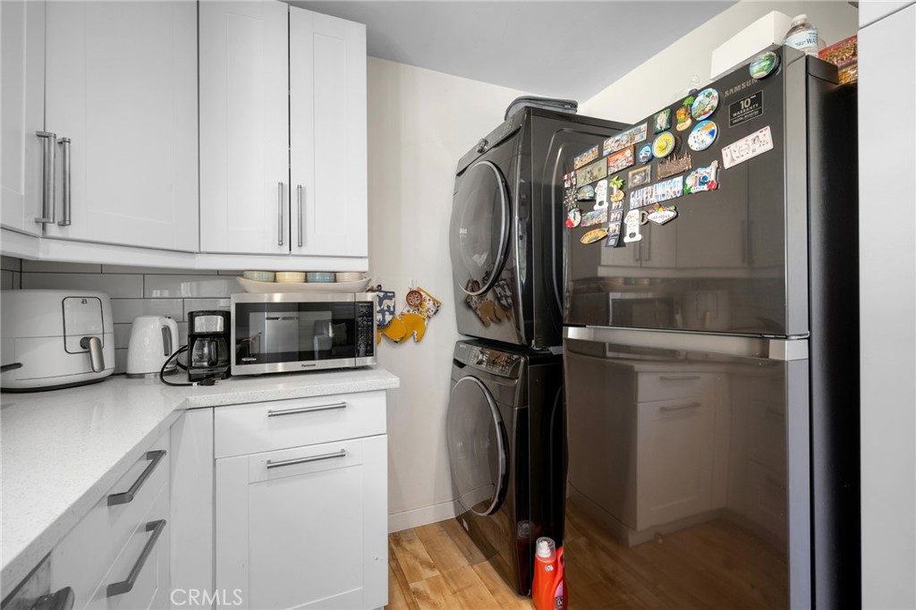 10502 Woodley Avenue Property Photo 13