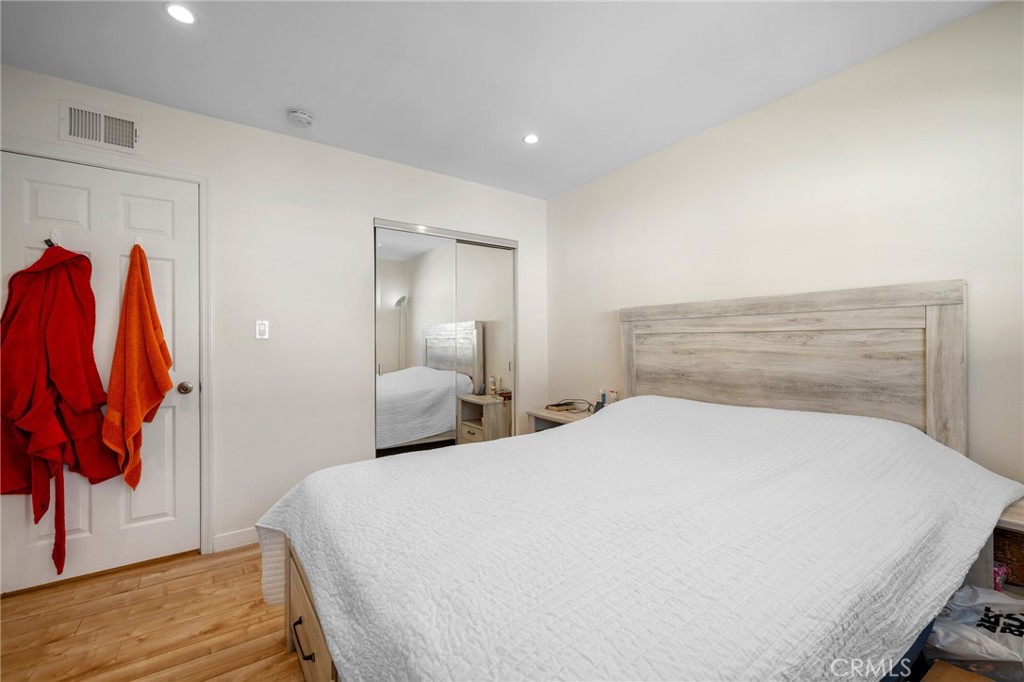 10502 Woodley Avenue Property Photo 19