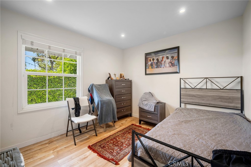 10502 Woodley Avenue Property Photo 20