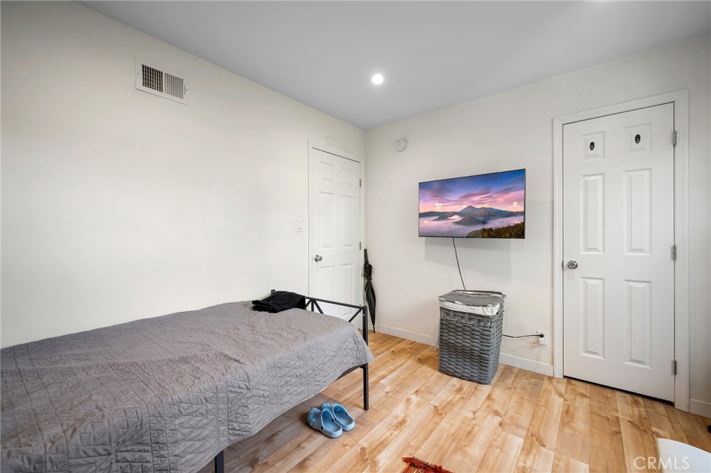10502 Woodley Avenue Property Photo 21