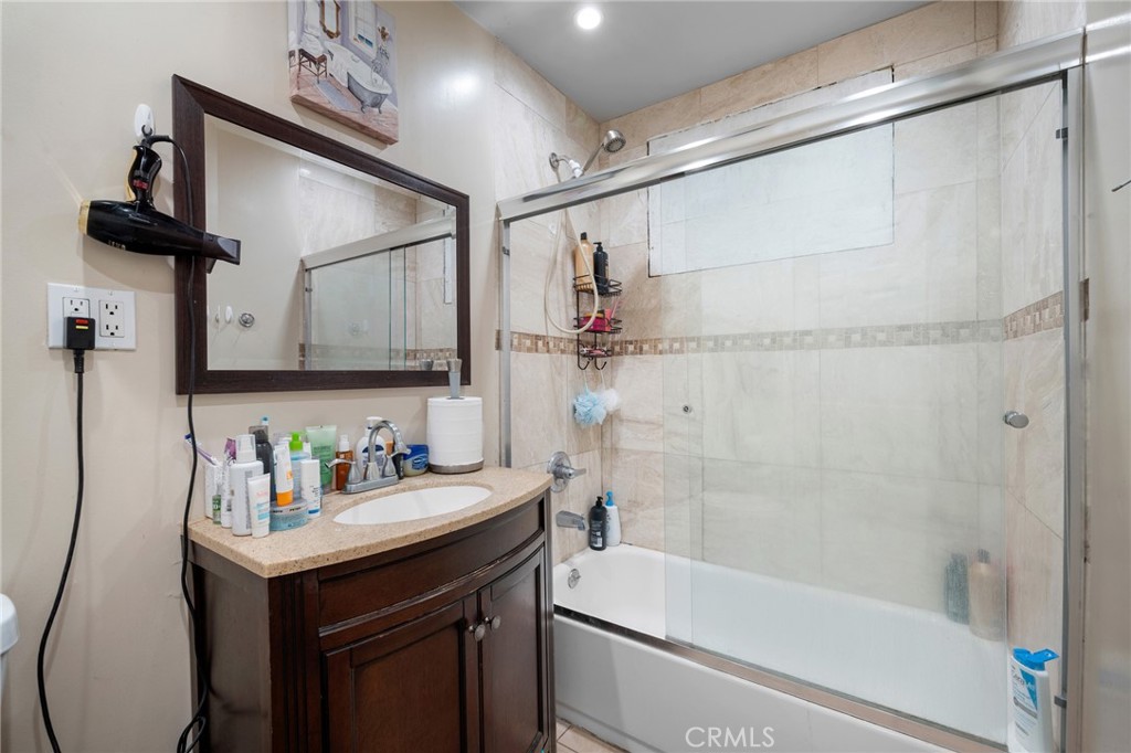 10502 Woodley Avenue Property Photo 22