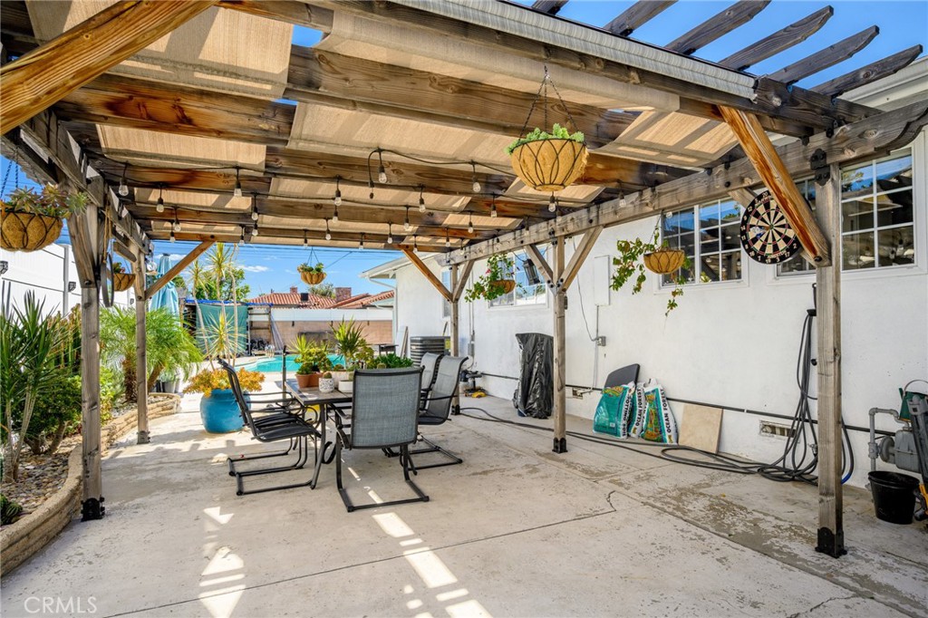 10502 Woodley Avenue Property Photo 30