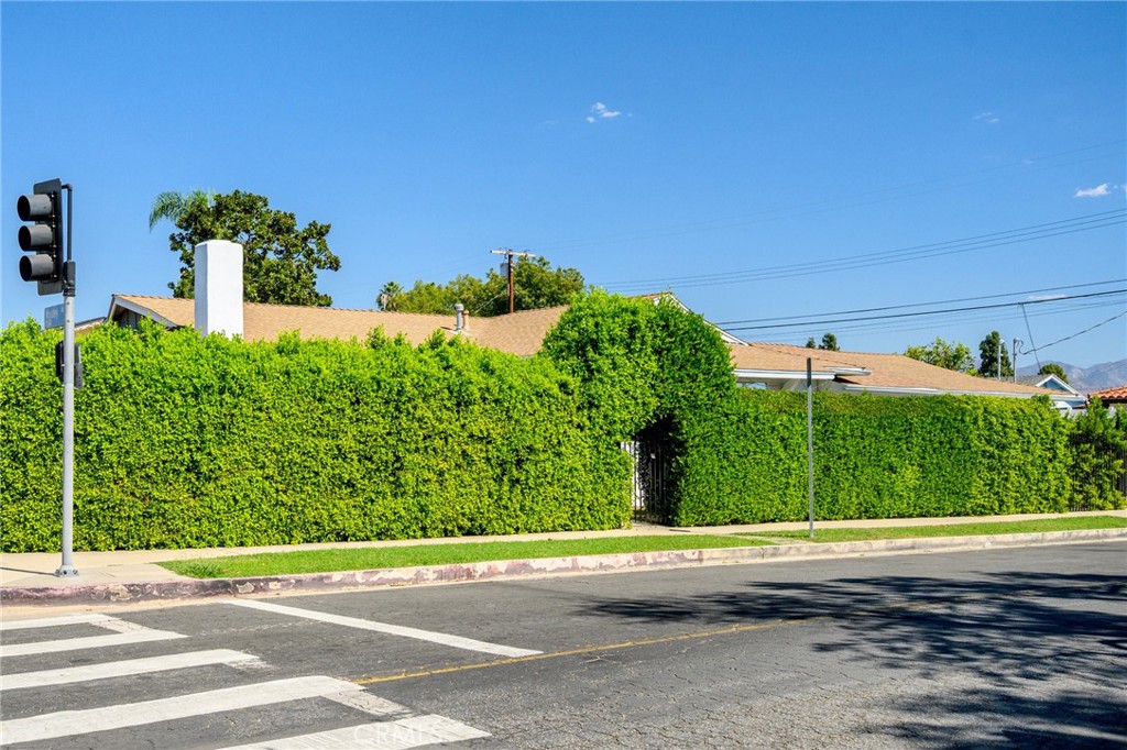10502 Woodley Avenue Property Photo 36
