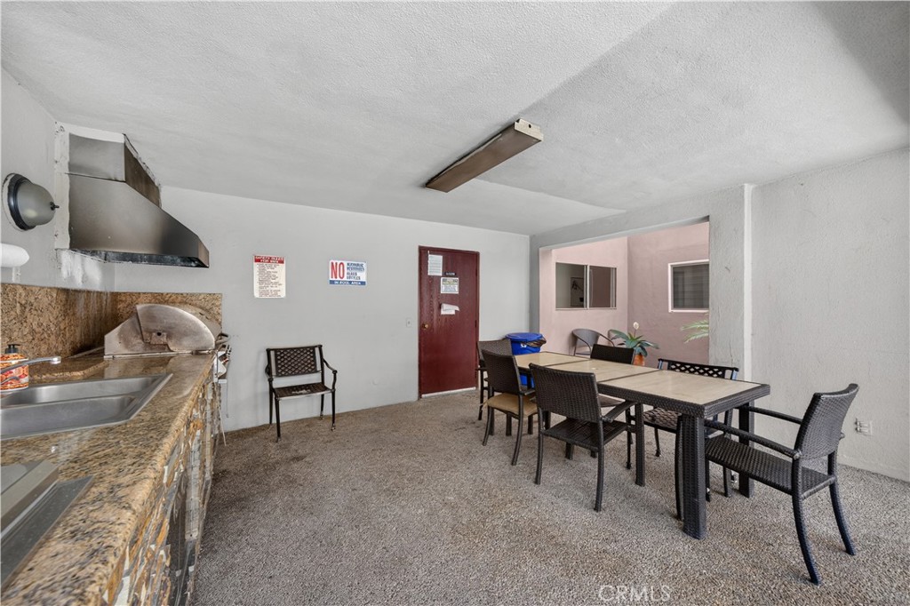 310 N Jackson Street 326 Property Photo 17