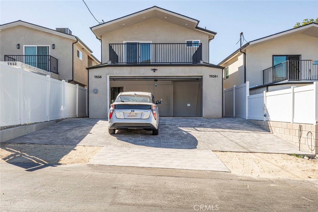 7856 Kyle Property Photo 2