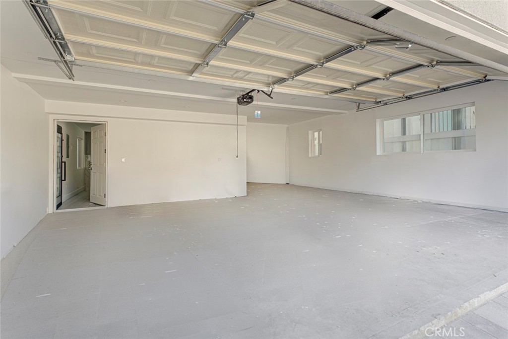 7856 Kyle Property Photo 3