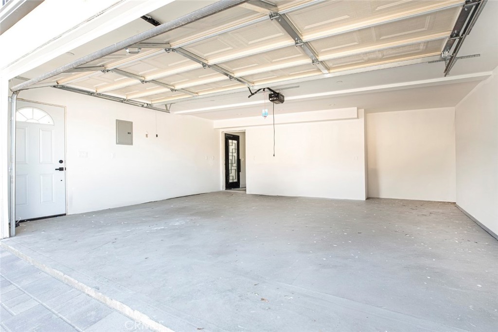 7856 Kyle Property Photo 4