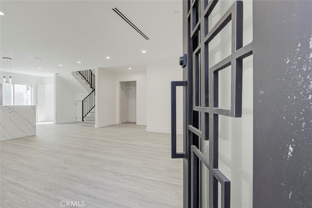 7856 Kyle Property Photo 6