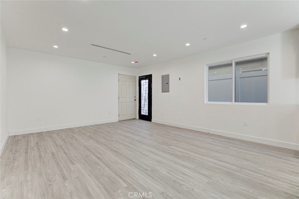 7856 Kyle Property Photo 9