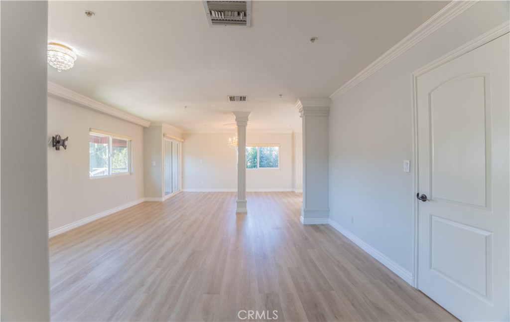 317 W Acacia #4 Property Photo 6
