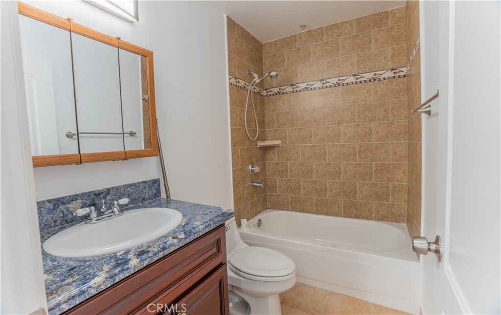 317 W Acacia #4 Property Photo 17