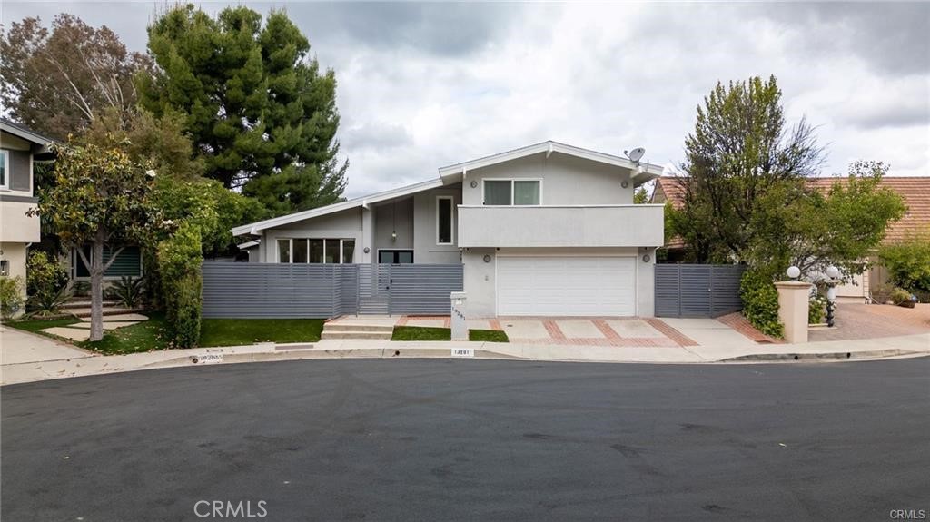 19281 Berclair Ln Property Photo 3