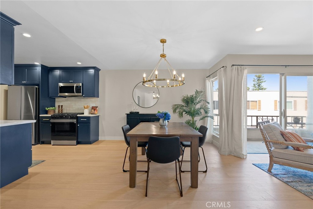 10707 Camarillo Street 314 Property Photo 4